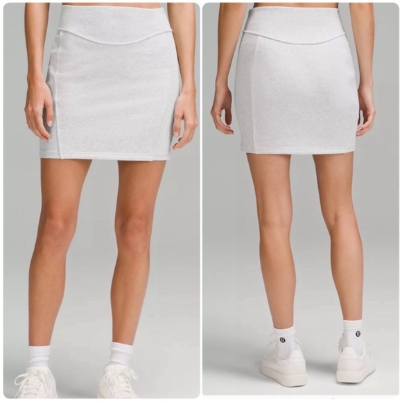 Lululemon Scuba HR Mini Skirt Size Small - Picture 1 of 5